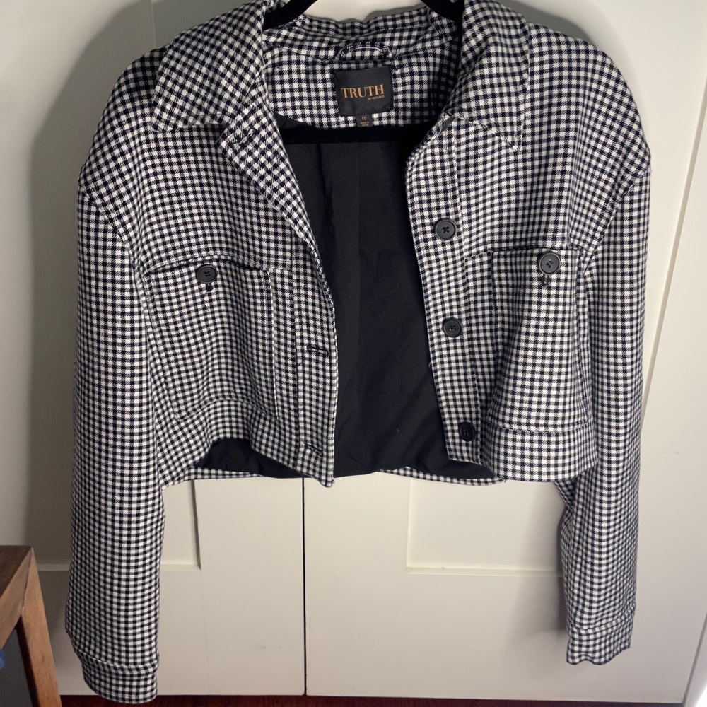 BRAND NEW checkered cropped jacket